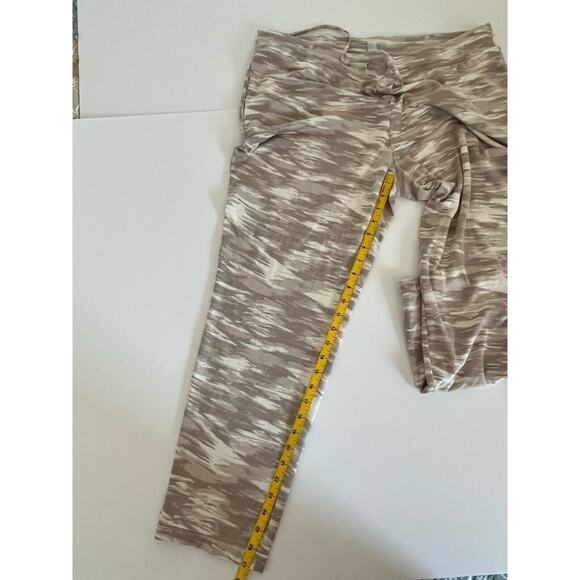 Weekend By Chicos Womens Sz3 Camo Khaki Sweater Pants - Picture 3 of 7
